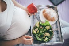 备孕一年没怀上，35岁女性试管费用要花多少？